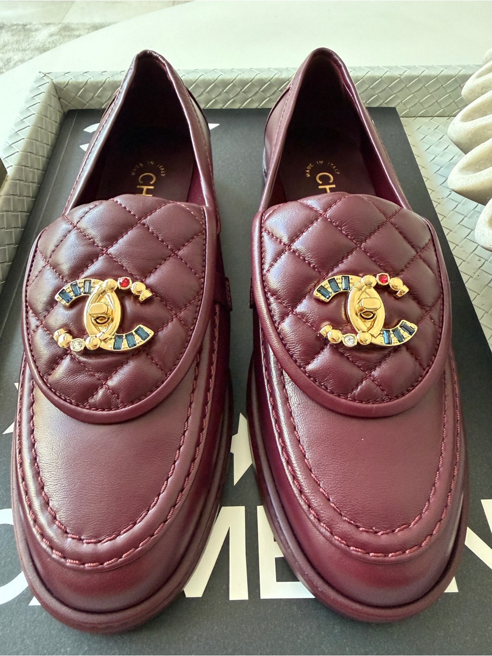 CHANEL BURGUNDY LEATHER LOAFERS OXFORD SHOES GOLD STRASS GEMS CC TURNLOCK 37 - Picture 9 of 17